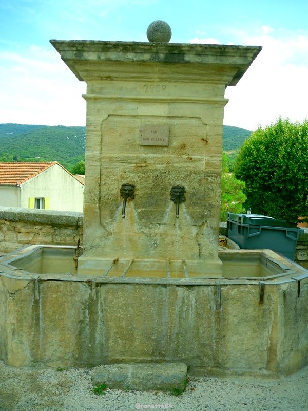 Fontaine à Méthamis