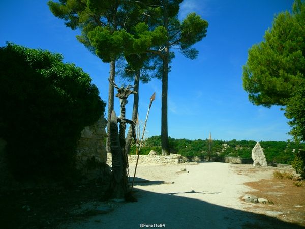 Le Beaucet, l'entrée intérieur du château