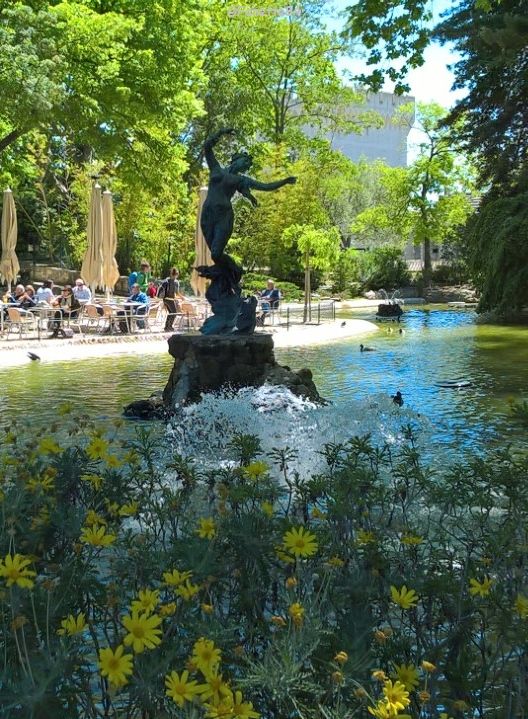 Fontaine " La Vénus aux Hirondelles" au Rocher des Doms à Avignon