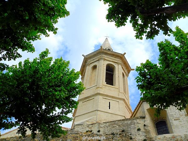 Tour de l'église d'Aubignan