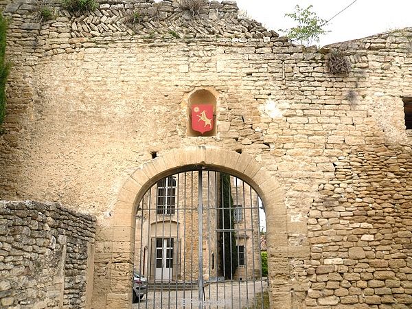 Entrée du château de Cabrières d'Avignon