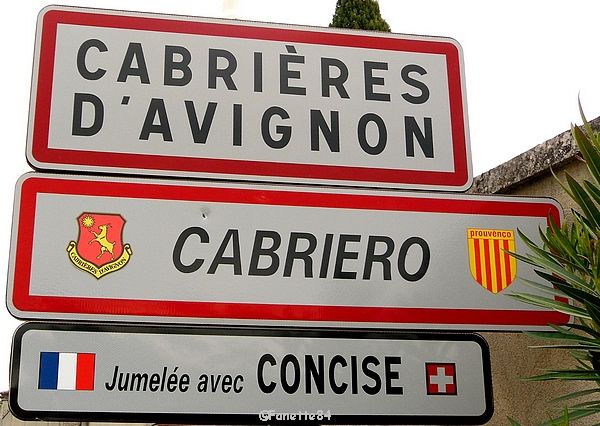 Panneau en provençal de la ville de Cabrières d'Avignon