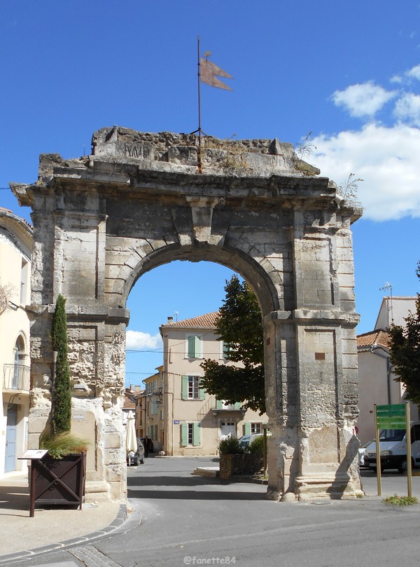 Porte du 4 septembre à Bédarrides