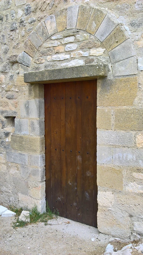 Porte de l'glise Ste Marie au Château de Thouzon au Thor