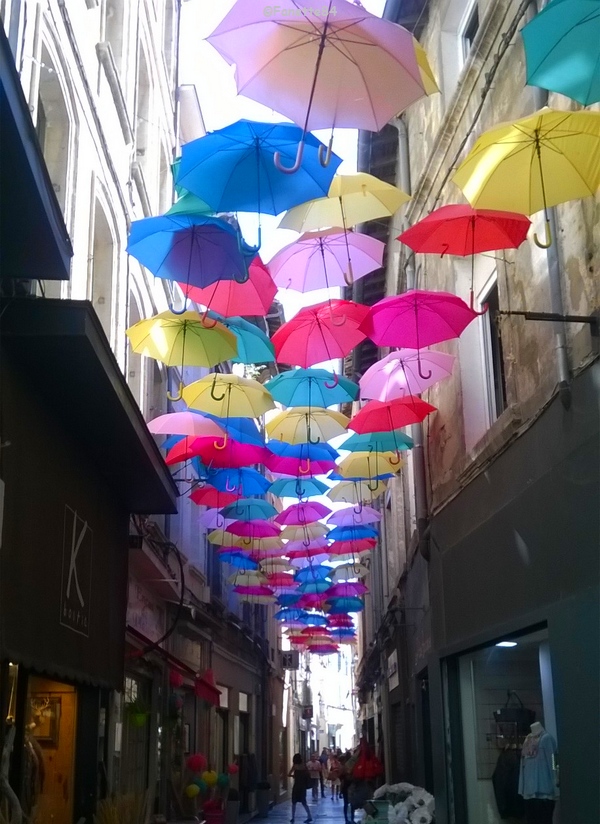 Avignon, rue des Fourbisseurs