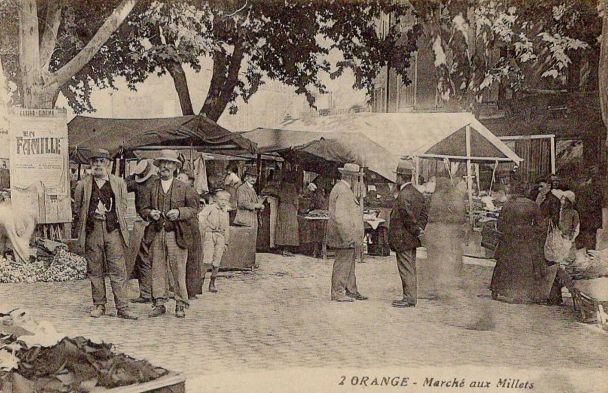 Marché aux millet à Orange.