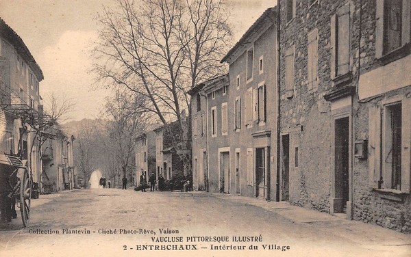 Entrechaux village