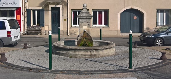 Fontaine construite en 1750 à Bédarrides