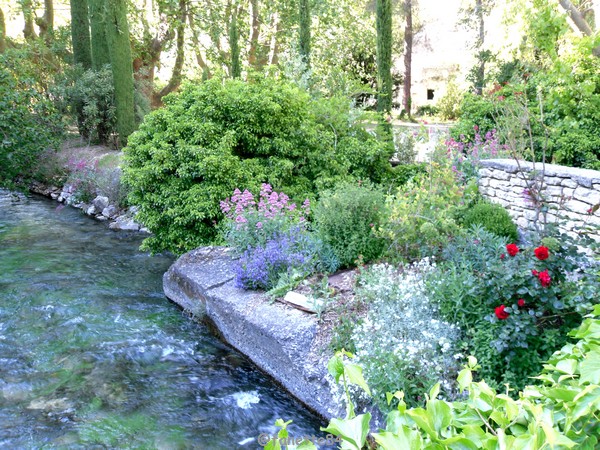Jardin de Pétraque à Fontaine de Vaucluse