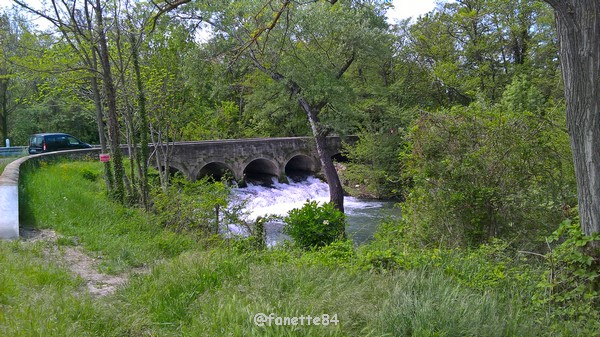 Pont de l'Avocat à Velleron