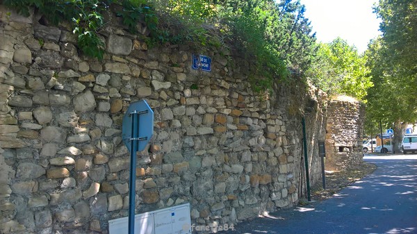 Mur de Gramont à Caderousse