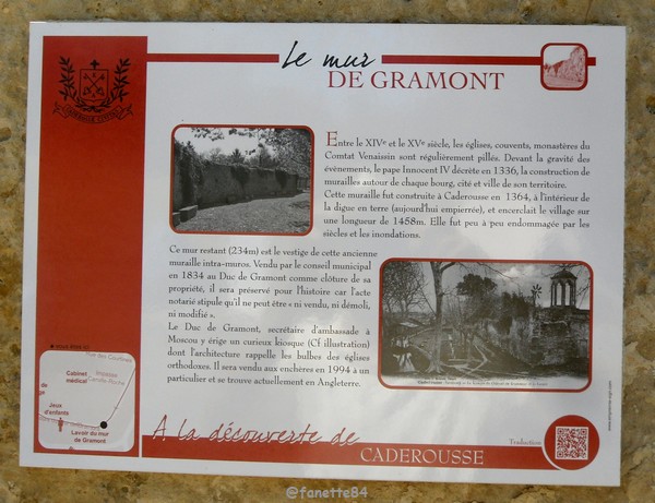 Panneau explicatif du mur de Gramont à Caderousse