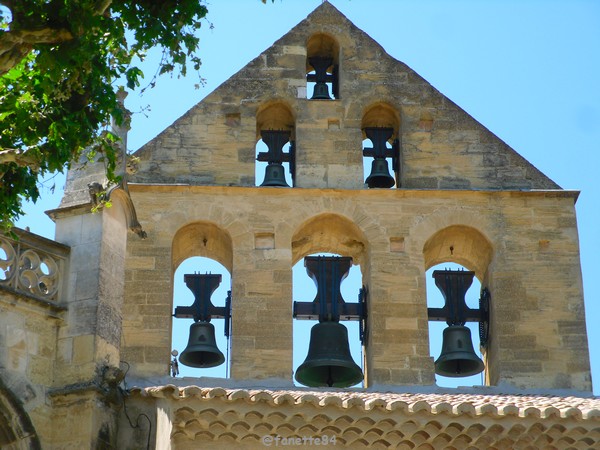 Cloches de l'église de St Michel à Caderousse