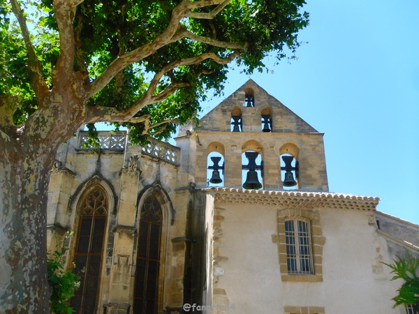 Cloches de l'église de St Michel à Caderousse
