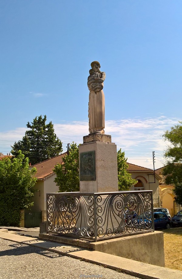 Statue Moricelly à Carpentras