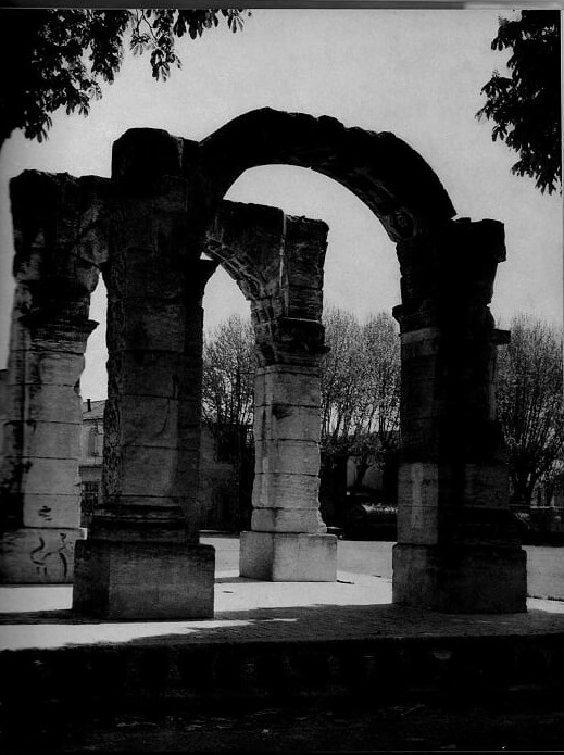 Arc romain de Cavaillon 1950