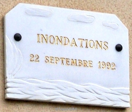 Panneau inondation en septembre 1992 à Badarrides