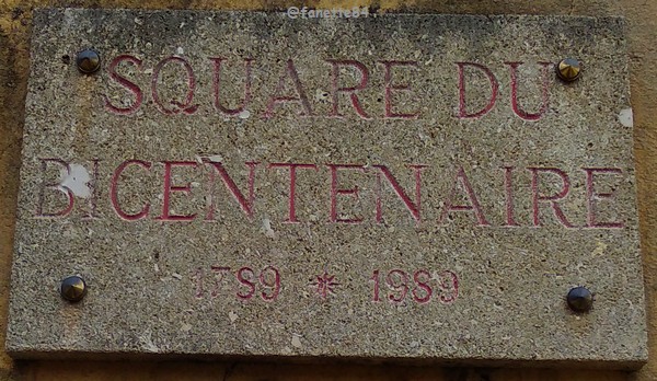 Square Bicentenaire 1789-1989 à Bédarrides