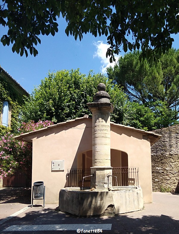 Fontaines à Villes sur Auzon