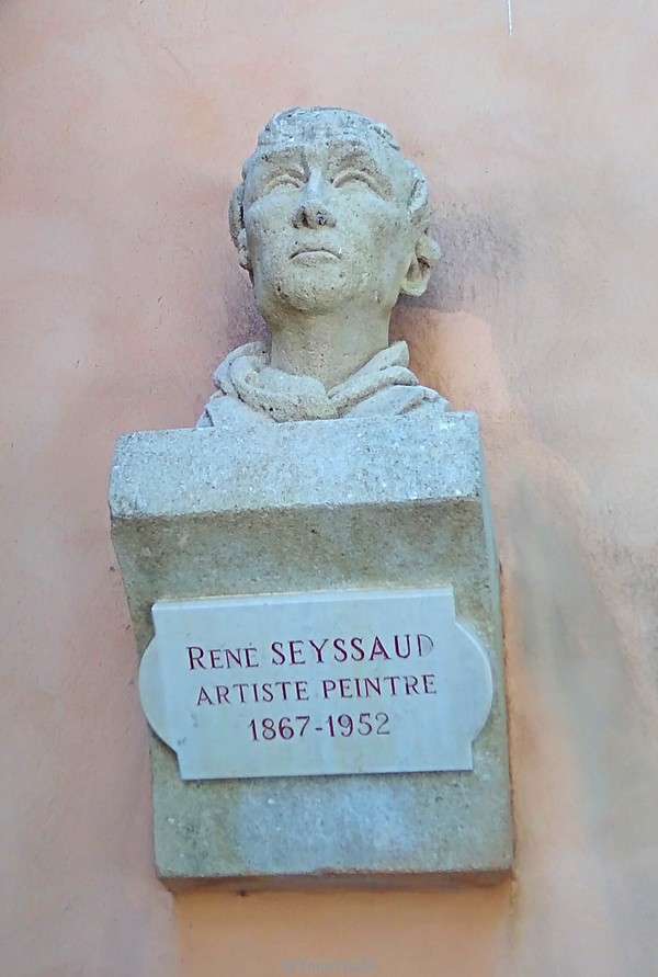 Buste de René Seyssaud à Villes sur Auzon