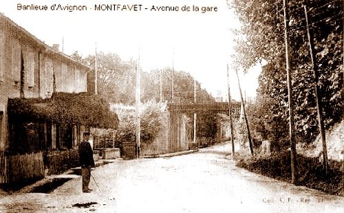 Avenue de la gare à Montfavet