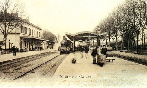 EN GARE DE PERTUIS