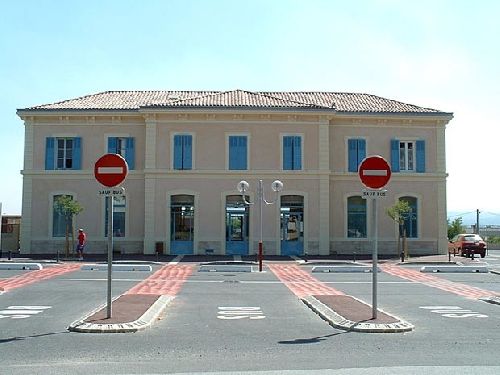 EN GARE DE PERTUIS