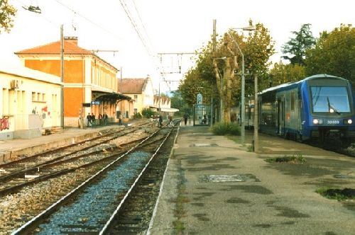 LA GARE DE L'ISLE SUR SORGUE