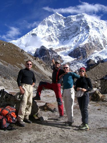 Devant le Makalu : joie, émerveillement et journée d'acclimatation...