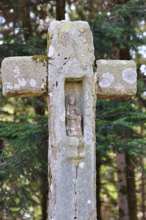 Une des nombreuses croix de cette région...