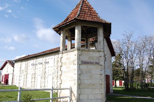 chateau de Saint Ahon