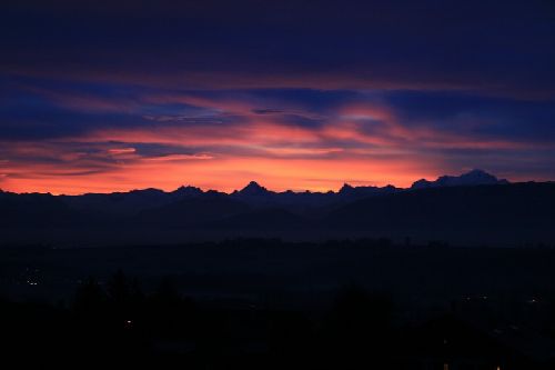 Les alpes toujours très tot ...