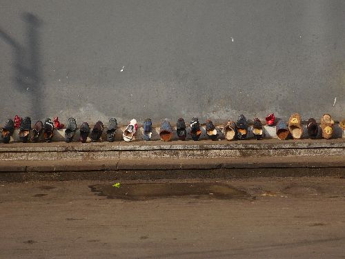 Chaussures, quartier de hutongs de la pagode de l'Est, Kunming, Yunnan, 29 janvier
