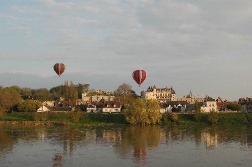 envol de montgolfières