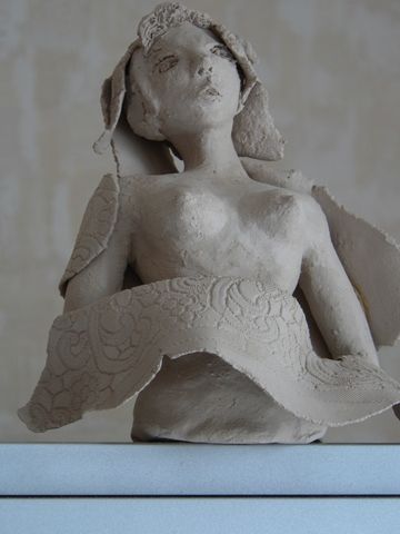 Femme, buste, argile blanche, H25. 2007