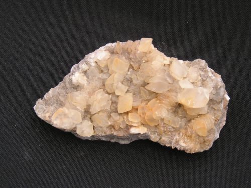 Calcite - Glageon - 59 - (Taille: 7cm x 5cm)