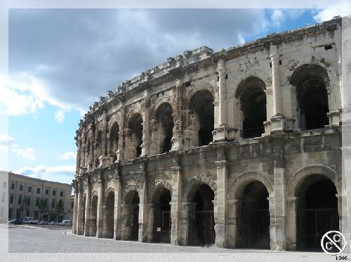 NIMES.