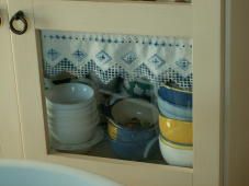 Mes petits rideaux pour ma vitrine de cuisine en Hardanger