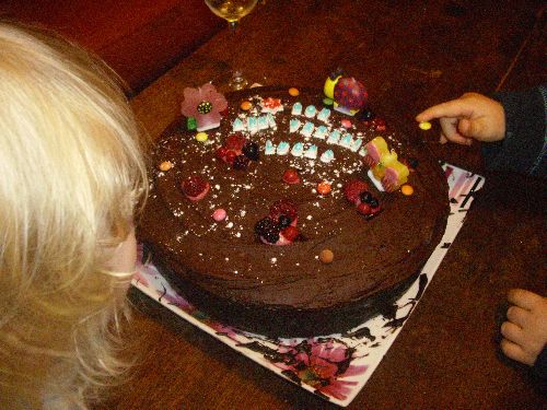 Le beau gâteau d\'anniversaire