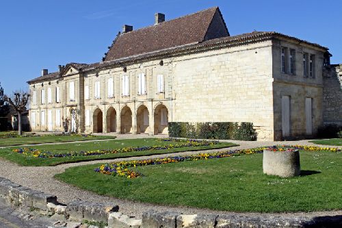 Le logis de Malet-Roquefort. Musée d'histoire et d'archéologie de St-Emilion.
