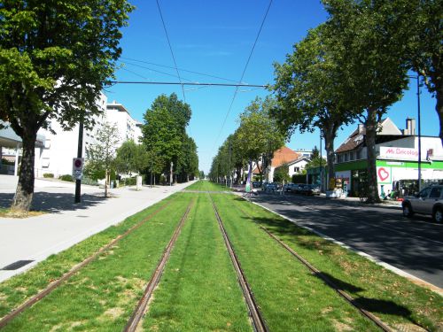 Dijon / Perspectives de tramway Avenue Poincaré