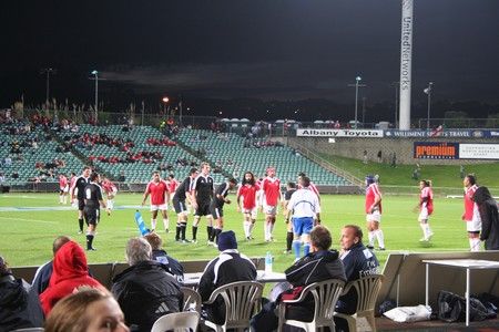 Le gros avantage d\'être quatrième arbitre est que l\'on est aux premières loges pour  regarder le match