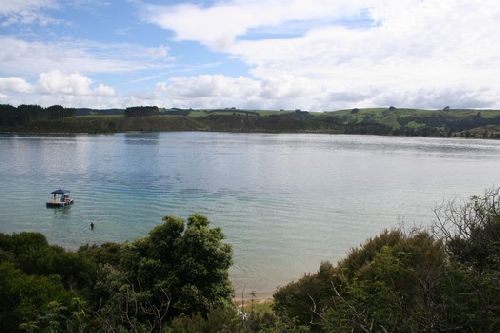 Nous nous sommes installes au bord de ce lac