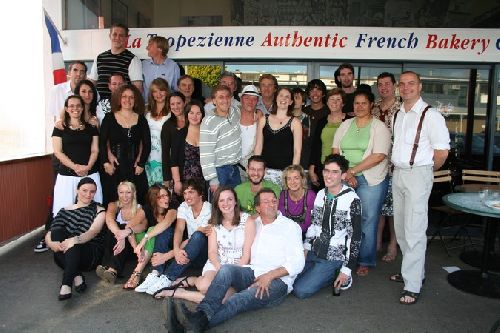 Une partie des employes de la boulangerie