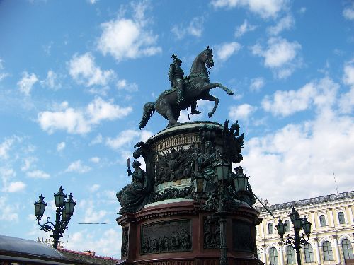 Nicolas 1er devant le Palais Marlinski