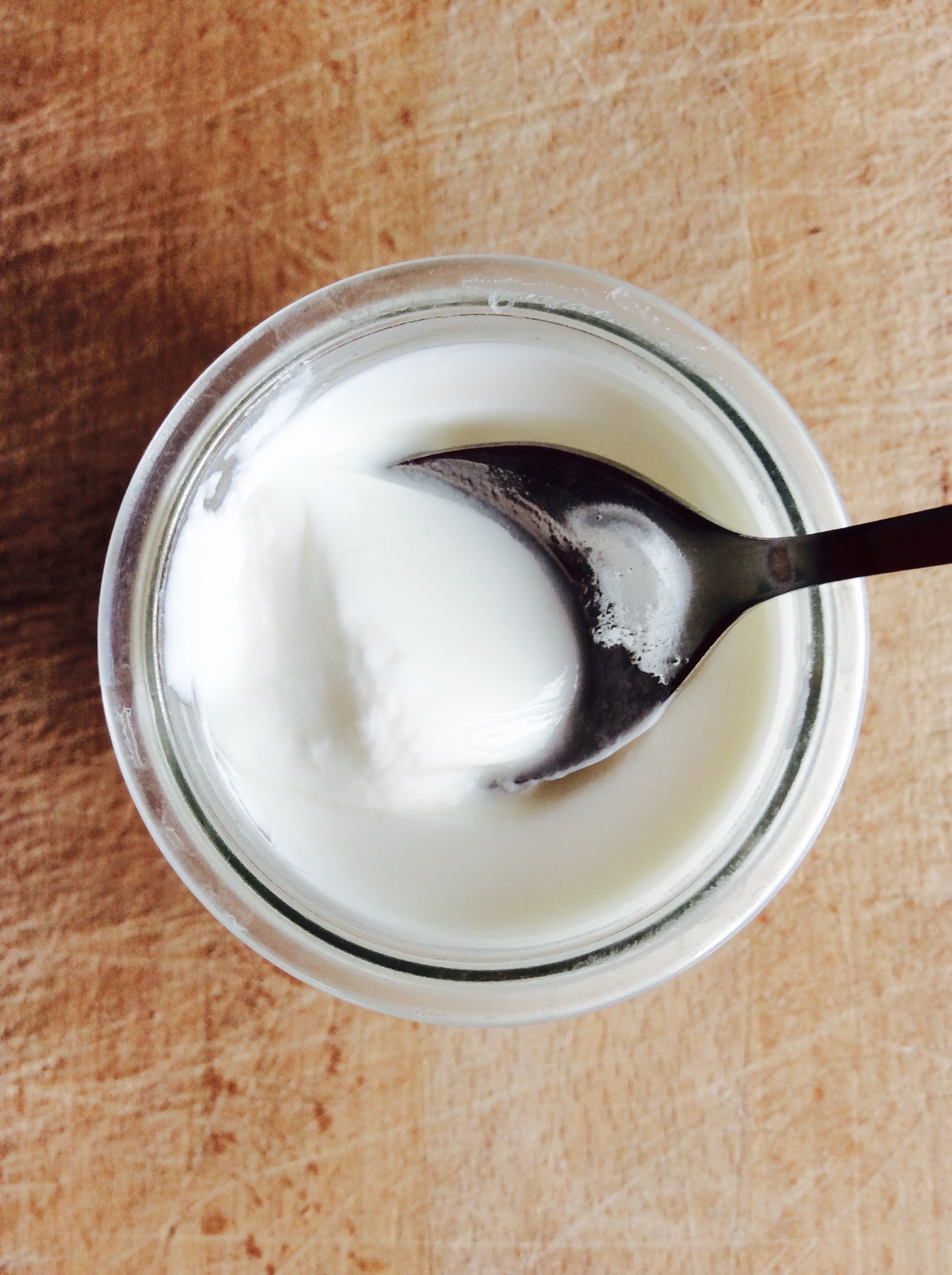 Yaourts maison sans yaourtière ( la recette de mamie Annick) - FOODLOLO