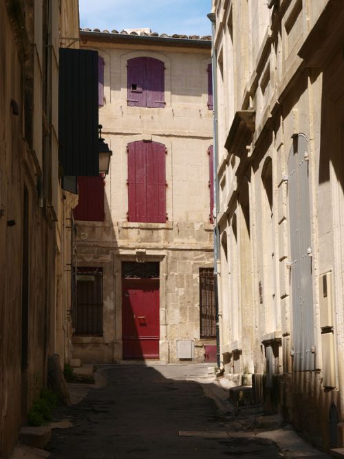 Ruelle d'un quartier de vielle ville. 