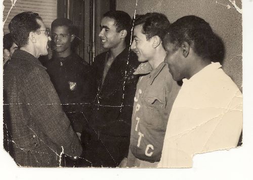 photo prise dans les locaux d'algerie presse 30-12-1964 alger