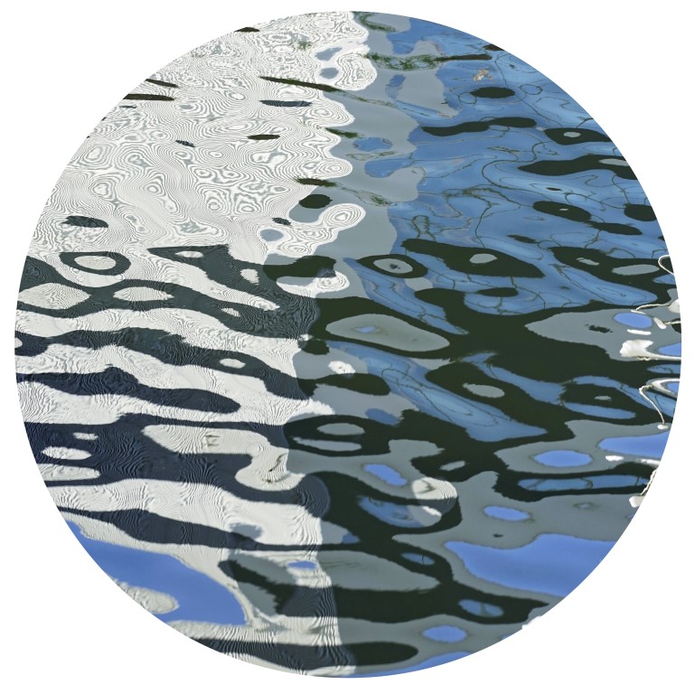 Acqua-reflets 322 sur toile ronde 70cm vernie.