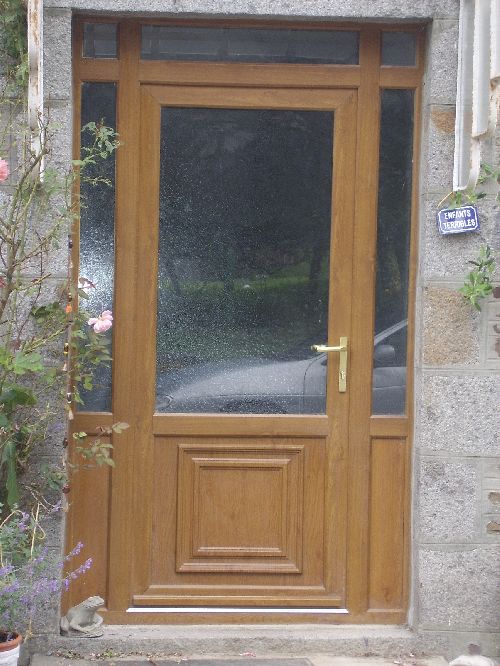 Front Door Upvc - oak woodgrain effect